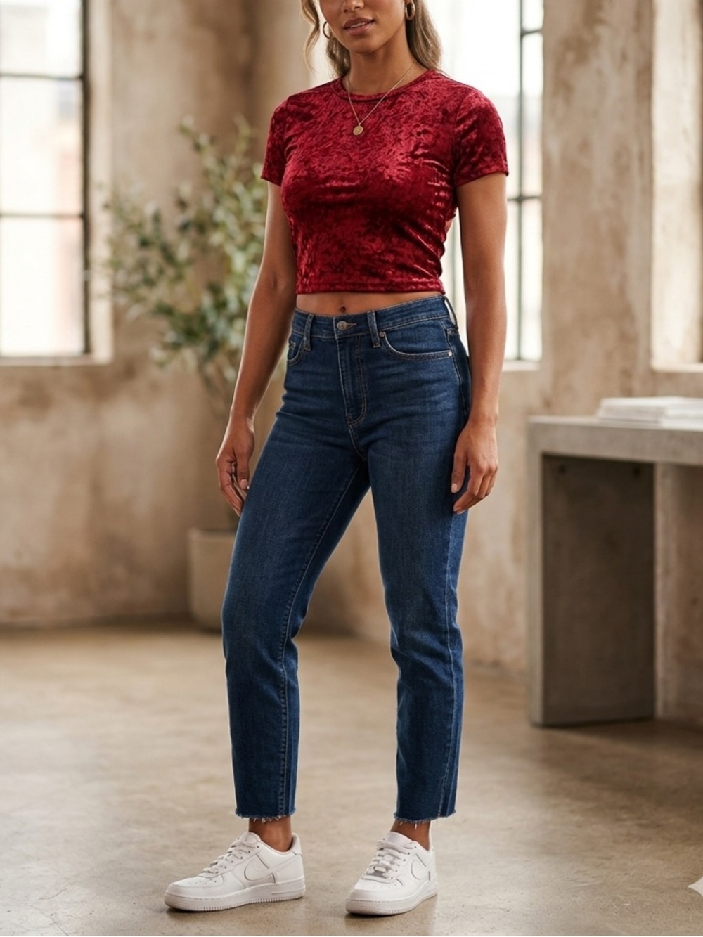 Women’s Hollister Shimmery Red Crushed Velvet Crop Top – Size XS